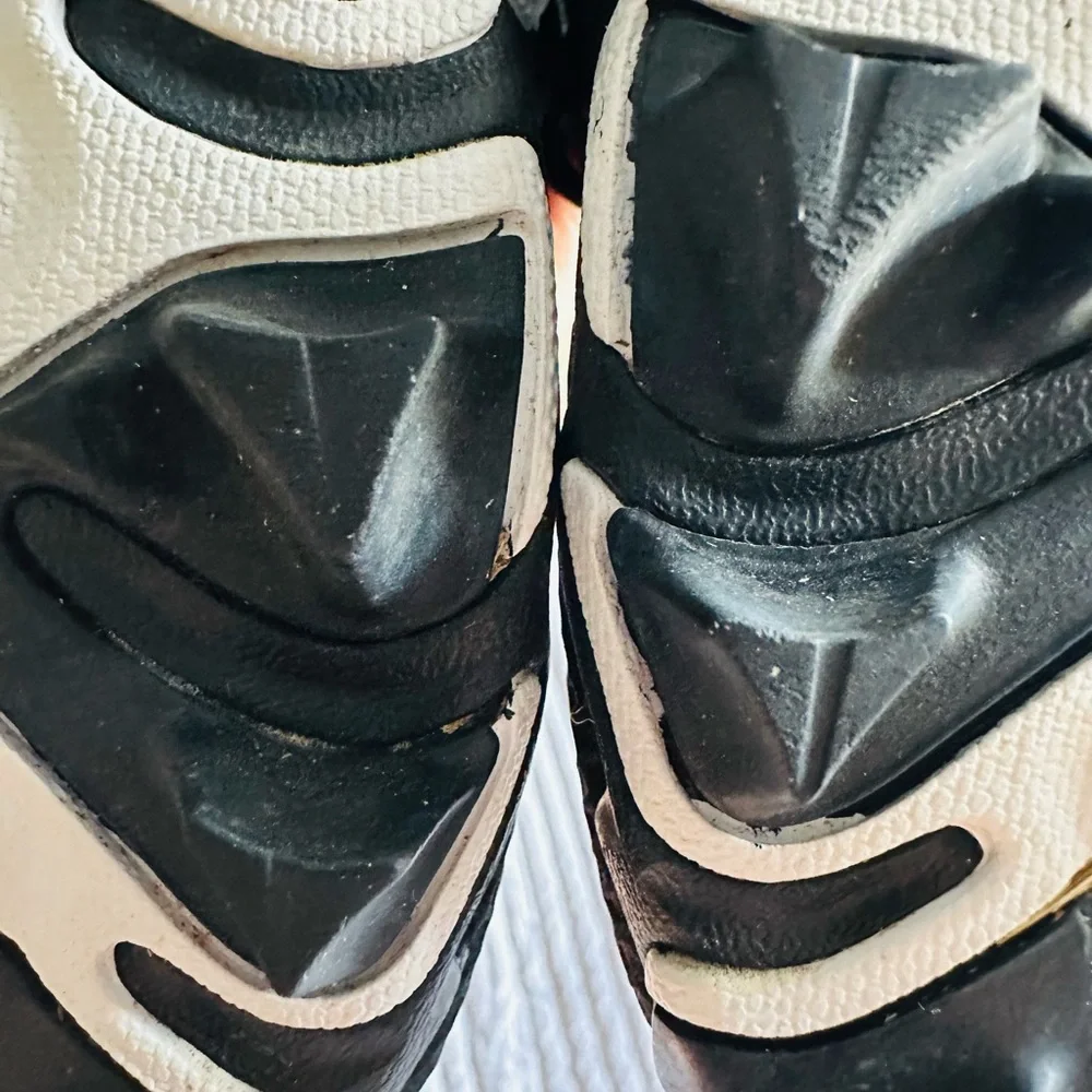 Nike up secure lightweight